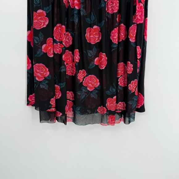 Matilda Jane Floral Babydoll Winter Blooms Top Black Red/Pink Roses Size S - Picture 4 of 13